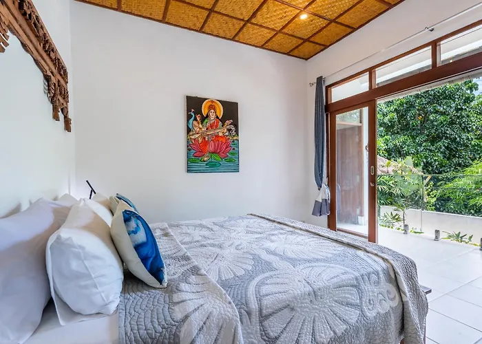 Villa Indah - 3 Bedrooms, 3 Bathrooms