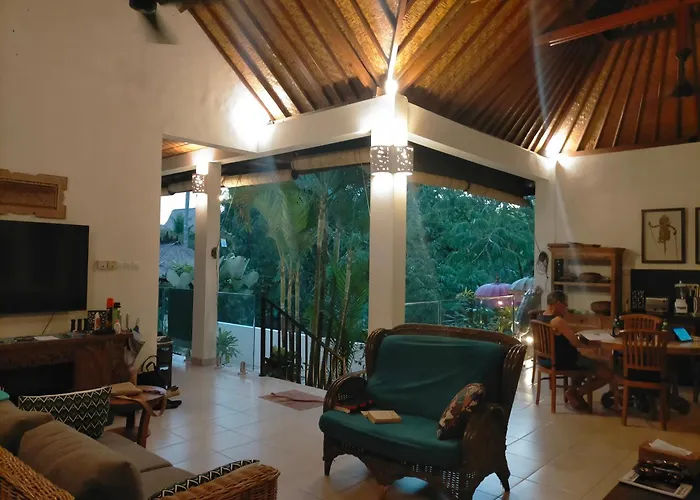 Indah - 3 Bedrooms, 3 Bathrooms Villa *